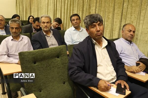 بازدید کارکنان اداره‌کل آموزش و پرورش آذربایجان شرقی از شرکت ایدم تبریز