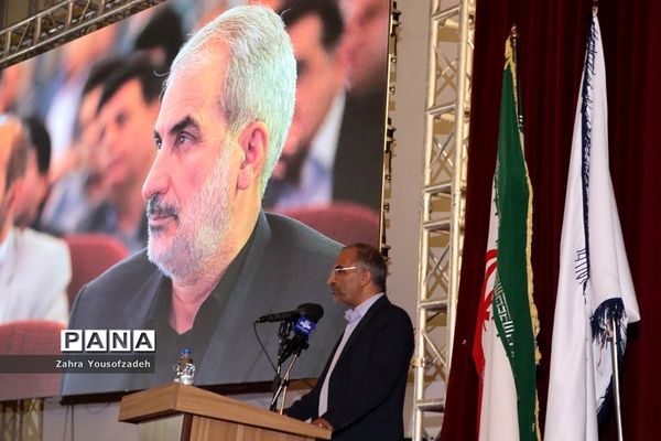 دیدار وزیر آموزش و پرورش با جمعی از معلمان و مدیران آموزش و پرورش استان فارس