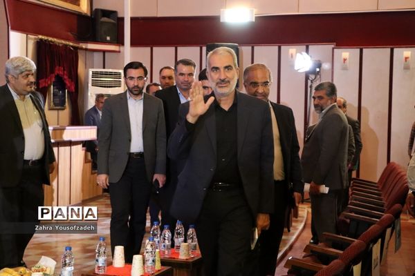 دیدار وزیر آموزش و پرورش با جمعی از معلمان و مدیران آموزش و پرورش استان فارس