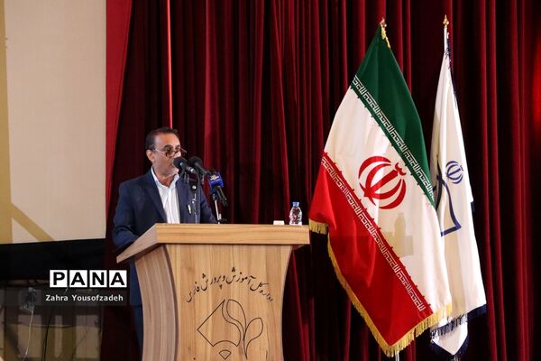 دیدار وزیر آموزش و پرورش با جمعی از معلمان و مدیران آموزش و پرورش استان فارس