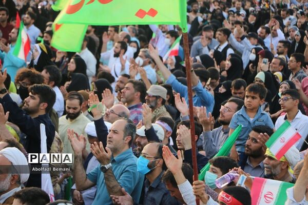 جلوه های ویژه از اجرای سرود سلام فرمانده در مسجد جمکران-5