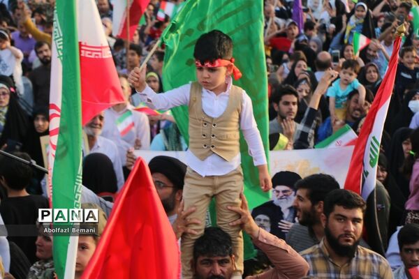 جلوه های ویژه از اجرای سرود سلام فرمانده در مسجد جمکران-5