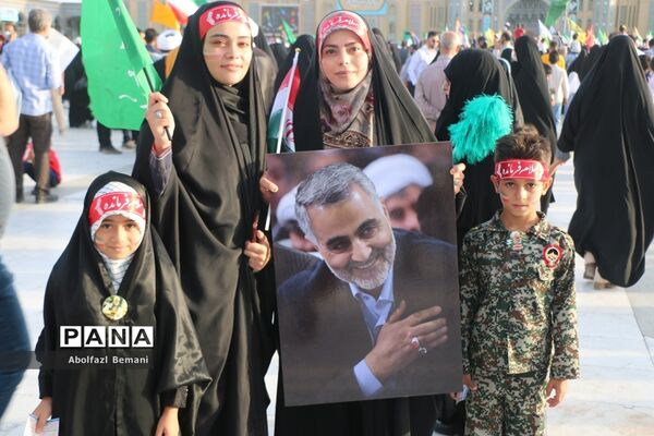 جلوه های ویژه از اجرای سرود سلام فرمانده در مسجد جمکران-5