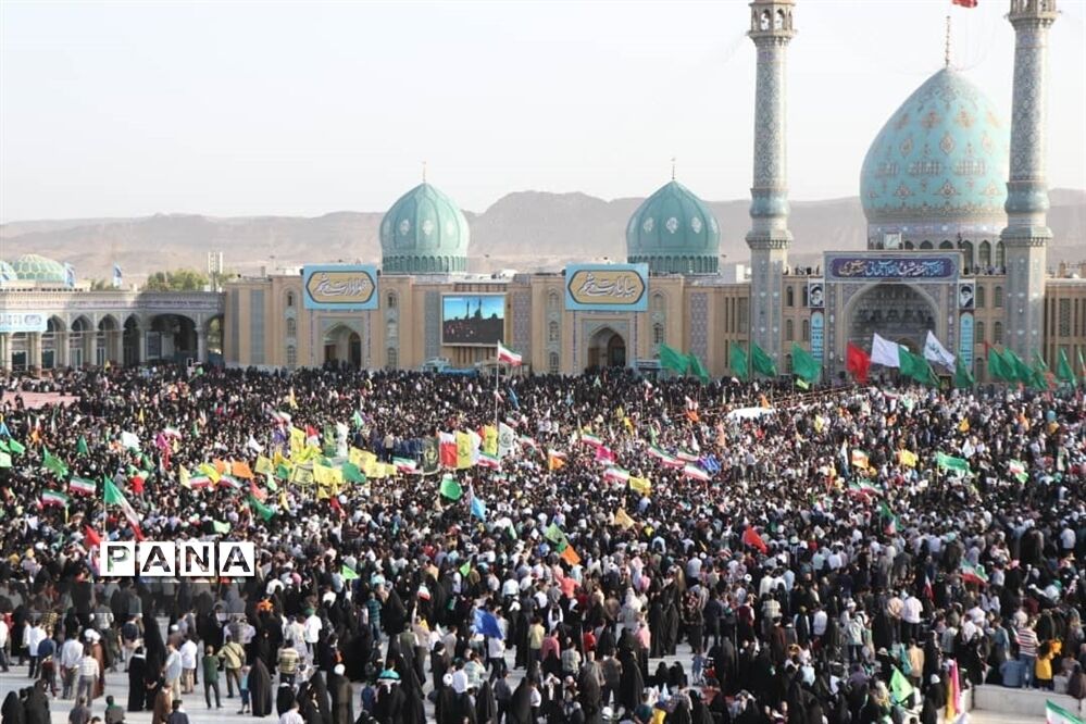 همخوانی سرود سلام فرمانده در مسجد مقدس جمکران-3
