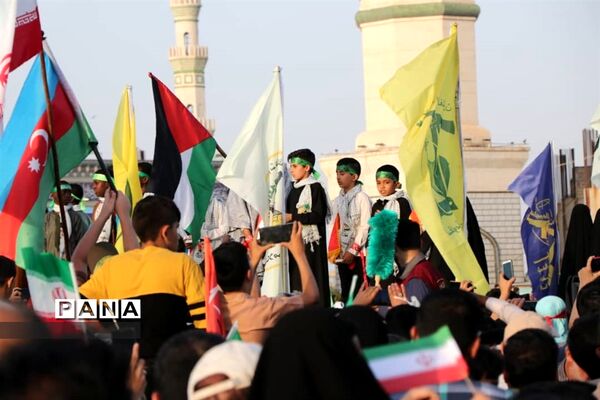 همخوانی سرود سلام فرمانده در مسجد مقدس جمکران-3
