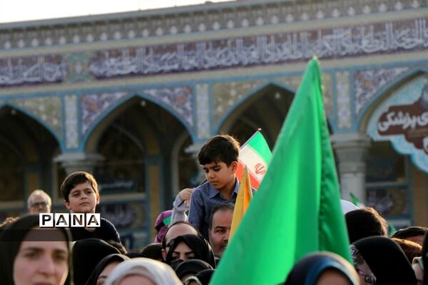 همخوانی سرود سلام فرمانده در مسجد مقدس جمکران-3
