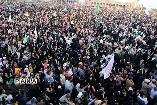 همخوانی سرود سلام فرمانده در مسجد مقدس جمکران-3