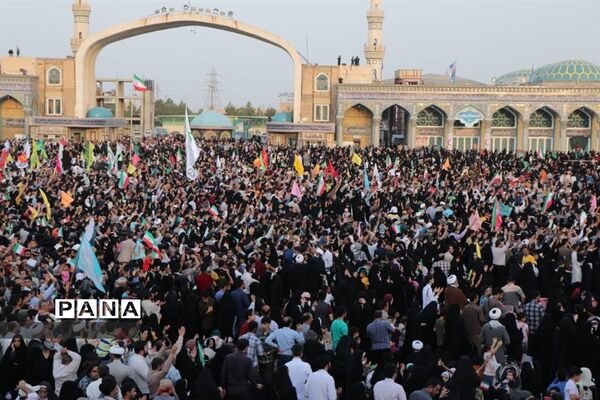 همخوانی سرود سلام فرمانده در مسجد مقدس جمکران-3
