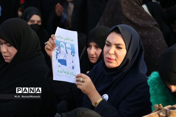 همخوانی سرود سلام فرمانده در مسجد مقدس جمکران-4