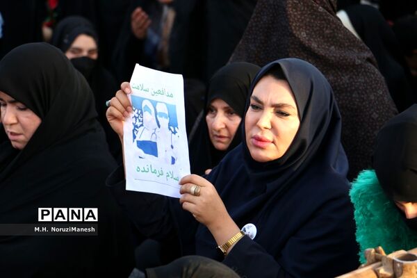 همخوانی سرود سلام فرمانده در مسجد مقدس جمکران-4
