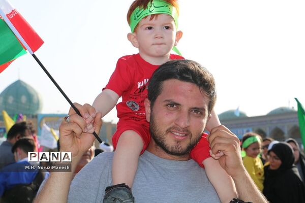 همخوانی سرود سلام فرمانده در مسجد مقدس جمکران-4