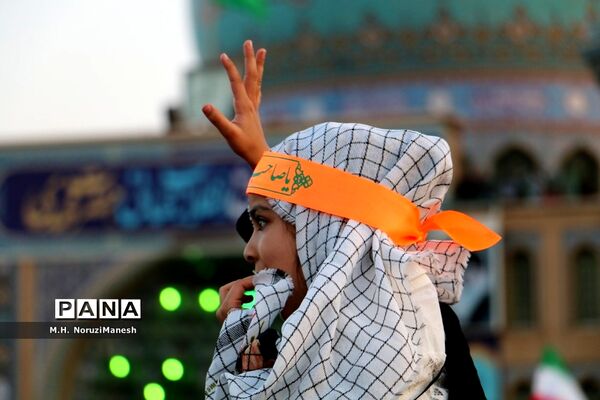 همخوانی سرود سلام فرمانده در مسجد مقدس جمکران-4
