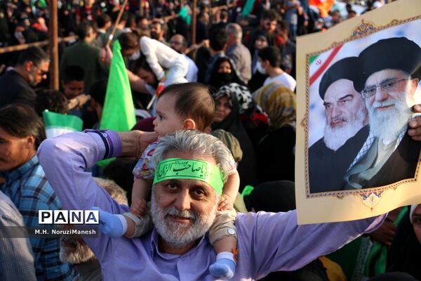 همخوانی سرود سلام فرمانده در مسجد مقدس جمکران-4