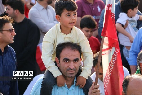 همخوانی سرود سلام فرمانده در مسجد مقدس جمکران-4
