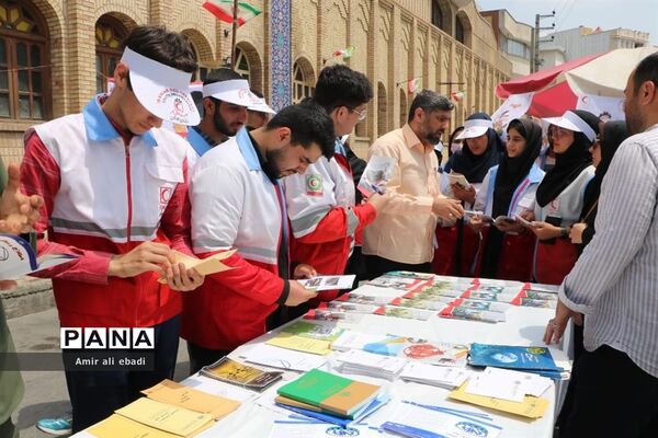 نمایشگاه و میزخدمت مبارزه با مواد مخدر در ساری