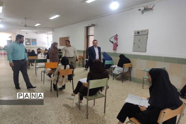رقابت ۳۳۰ دانش‌آموز در آزمون مدارس نمونه دولتی