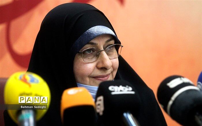 برخی زنان سینماگر برای حضور در جلسه معاونت زنان تهدید شده بودند
