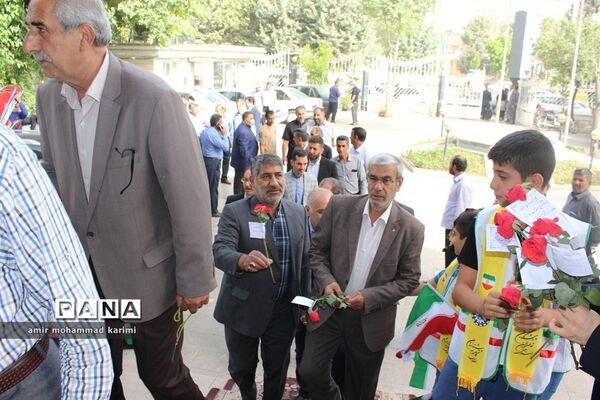 همایش گرامیداشت روز ملی اصناف با حضور پررنگ دانش‌آموزان پیشتاز و خبرنگاران پانا