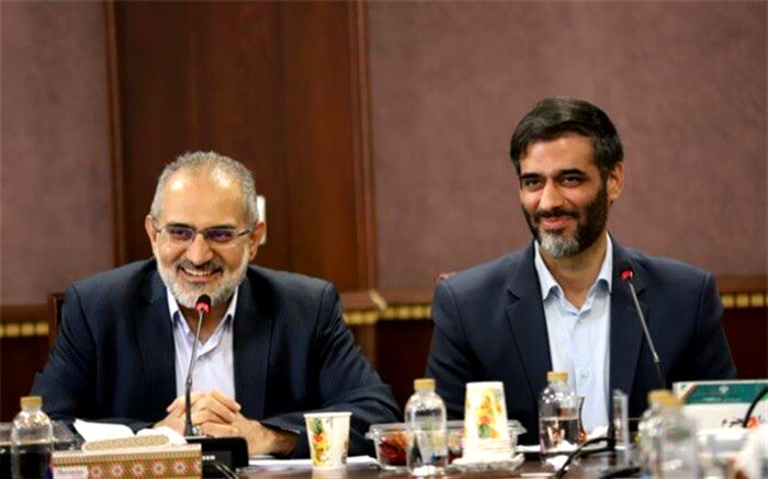 ‌مناطق آزاد باید از دیوان‌سالاری رها شوند