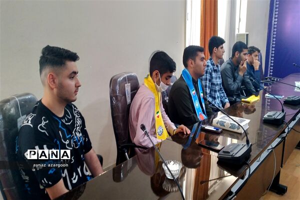 دیدار اعضای هیأت رئیسه مجلس دانش‌آموزی شهرستان قائمشهر با مدیر آموزش و پرورش این شهرستان