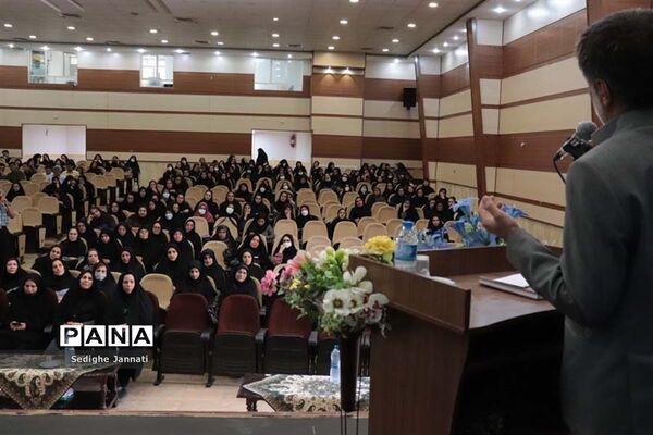 حضور معاون آموزش ابتدایی اداره‌کل آموزش و پرورش فارس در جمع فرهنگیان آباده