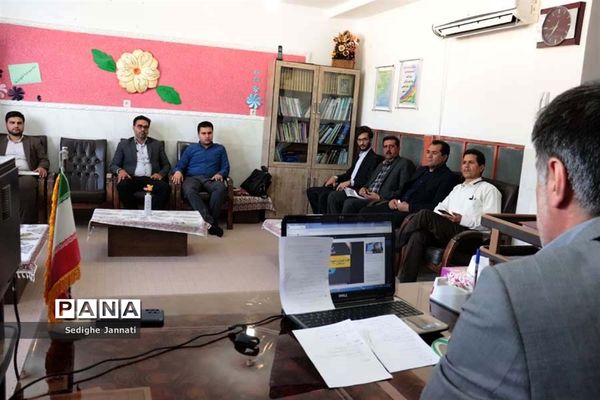 حضور معاون آموزش ابتدایی اداره‌کل آموزش و پرورش فارس در جمع فرهنگیان آباده