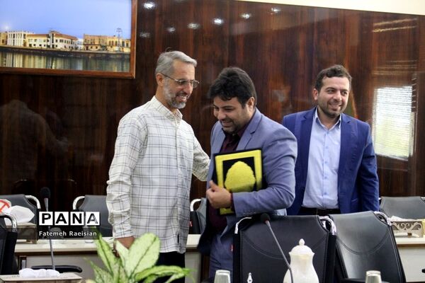 مراسم تکریم و معارفه مدیر سازمان دانش‌آموزی استان بوشهر
