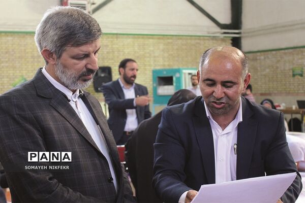 بازدید معاون پرورشی و فرهنگی وزارت آموزش و پرورش از رویداد ایده‌پردازی پیشخان