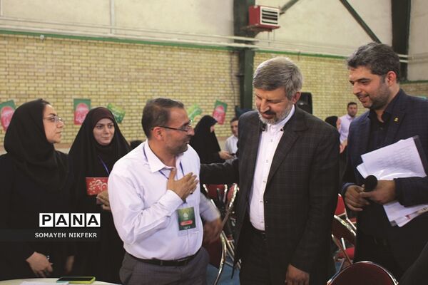 بازدید معاون پرورشی و فرهنگی وزارت آموزش و پرورش از رویداد ایده‌پردازی پیشخان