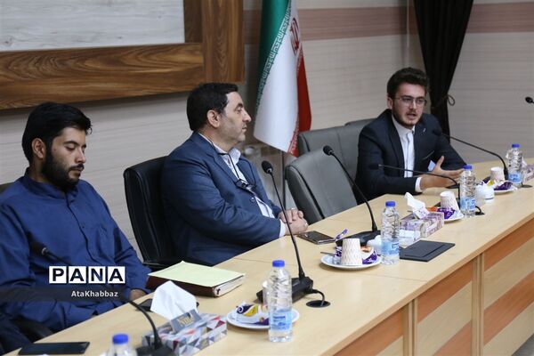 دیدار مدیرکل آموزش و پرورش آذربایجان شرقی با دانشجو معلمان بسیجی