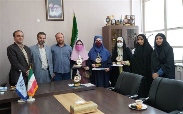 تجلیل از دانش‌آموزان اصفهانی برگزیده در جشنواره کشوری فرهنگی هنری مهربان‌ترین پدر