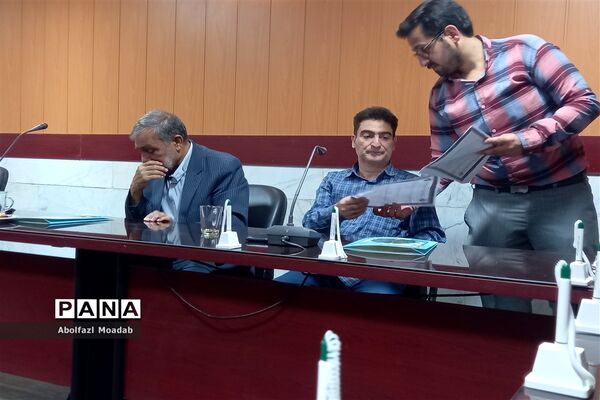 نشست هیات اندیشه‌ورز کانون بسیج فرهنگیان ناحیه کاشمر