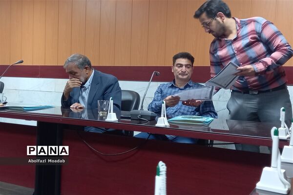نشست هیات اندیشه‌ورز کانون بسیج فرهنگیان ناحیه کاشمر