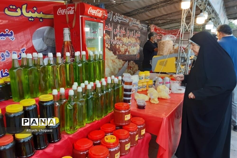 برگزاری جشنواره گل و گلاب در فرهنگسرای خاوران