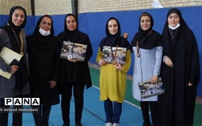 درخشش بانوان فرهنگی شهرستان قرچک در مسابقات بدمینتون