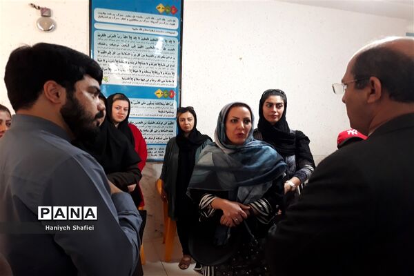 بازدید رئیس سازمان دانش‌آموزی استان فارس از پایگاه فعالیت تابستانی در ناحیه یک شیراز