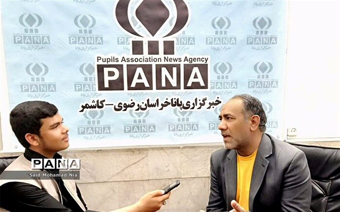 موفقیت معلم در کار معلمی، مدیون هنرمندی اوست