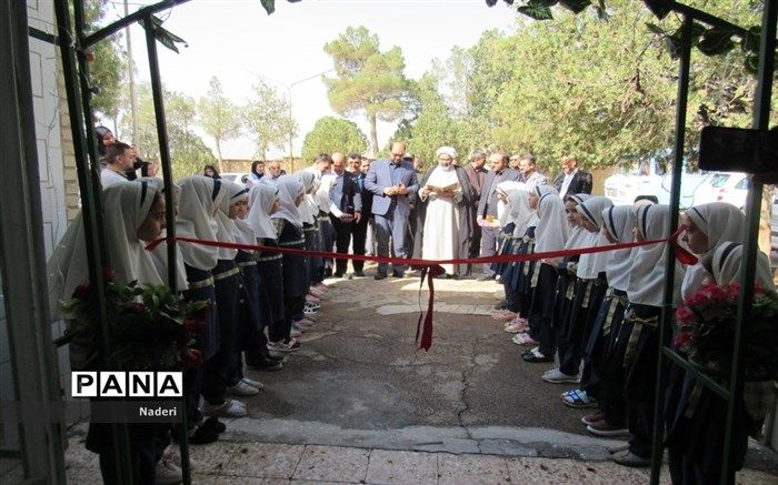 دانش‌آموزان دبستانی با انگیزه و مشتاق کلاس‌های تابستانی هستند/فیلم