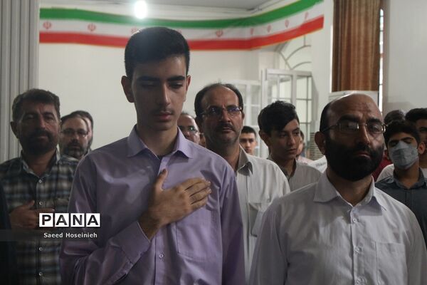 تجلیل از دانش‌آموزان برتر دبیرستان امام علی بن ابی طالب(ع)