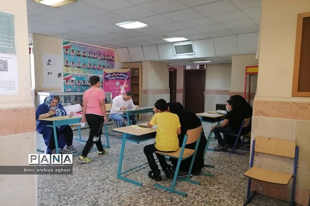 روند ثبت‌نام دانش‌آموزان تازه‌وارد متوسطه اول در مدارس منطقه ۱۳