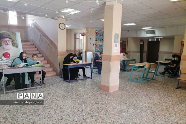 روند ثبت‌نام دانش‌آموزان تازه‌وارد متوسطه اول در مدارس منطقه ۱۳