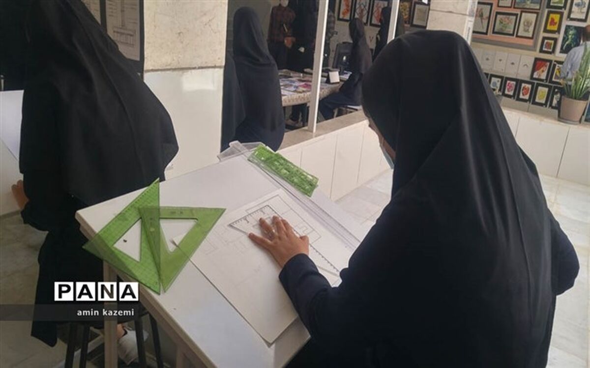 آشنایی دانش‌آموزان با قوانین مالیات و چک مانع آسیب‌های اجتماعی جدی در آینده می‌شود