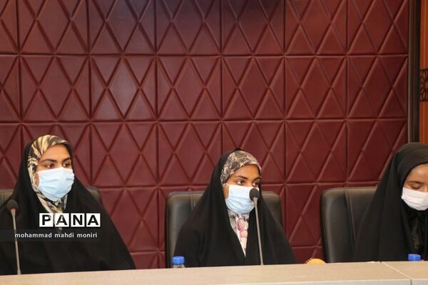 نشست اعضای سمن جوانان شهرستان دیر با مشاور جوان استاندار بوشهر