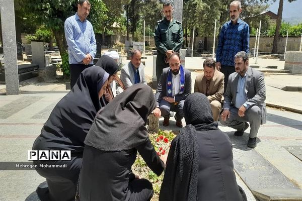 حضور قائم مقام سازمان دانش‌آموزی کشور در مراسم چهلمین روز شهادت محمد جوادبای