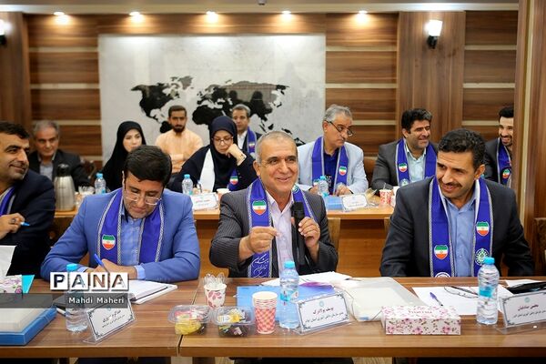 نشست صمیمانه مدیران سازمان دانش‌آموزی سراسر کشور-1