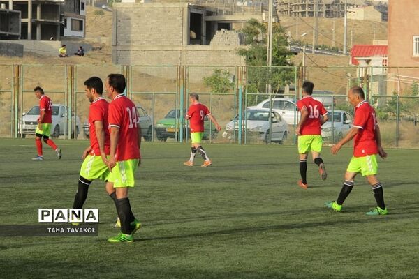 دیدار دوستانه فوتبال بین تیم‌های شهدای منطقه ۱۴ تهران و پیشکسوتان پردیس