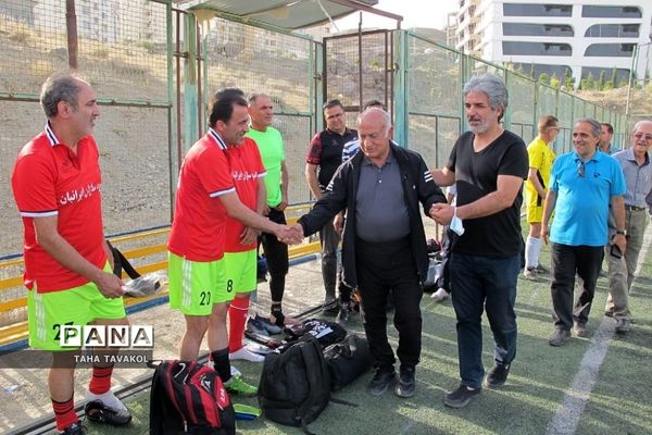دیدار دوستانه فوتبال بین تیم‌های شهدای منطقه ۱۴ تهران و پیشکسوتان پردیس