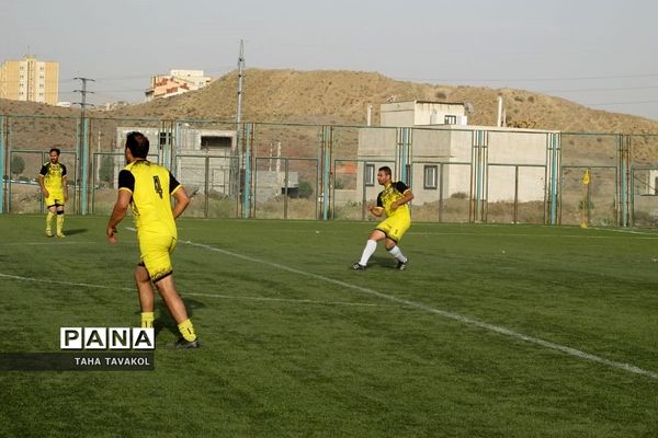 دیدار دوستانه فوتبال بین تیم‌های شهدای منطقه ۱۴ تهران و پیشکسوتان پردیس