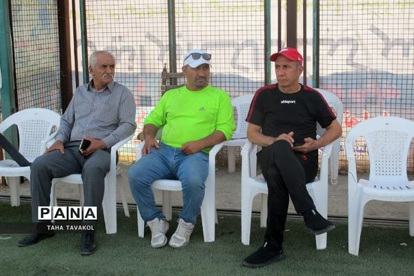 دیدار دوستانه فوتبال بین تیم‌های شهدای منطقه ۱۴ تهران و پیشکسوتان پردیس