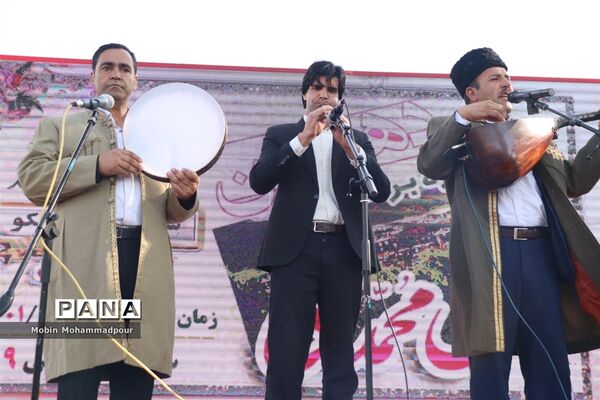 دهمین جشنواره گل محمدی در روستای آمقان بخش عنصرود